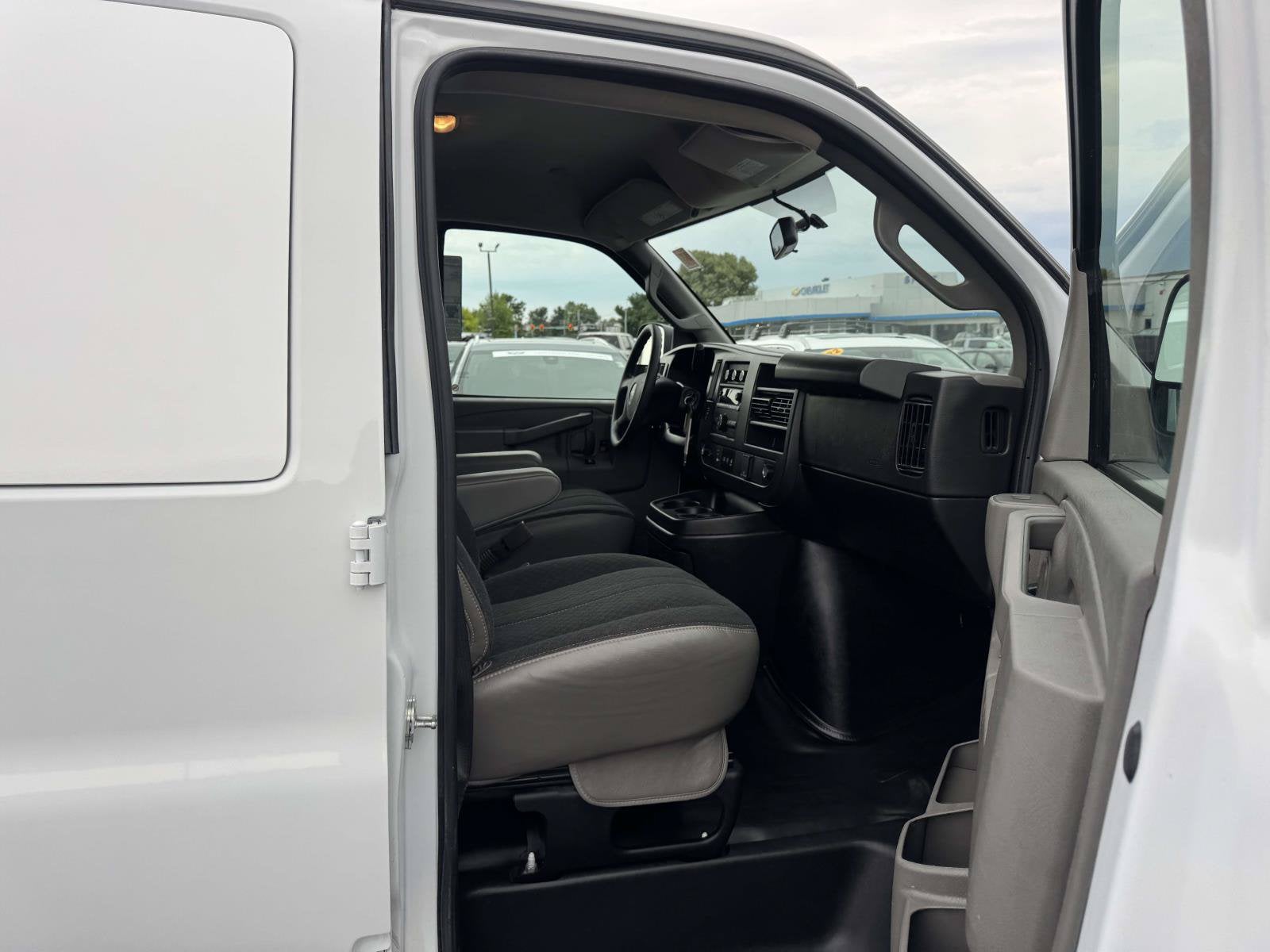 2024 GMC Savana Cargo 2500 Work Van