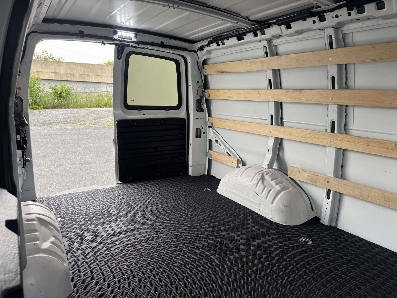 2024 GMC Savana Cargo 2500 Work Van