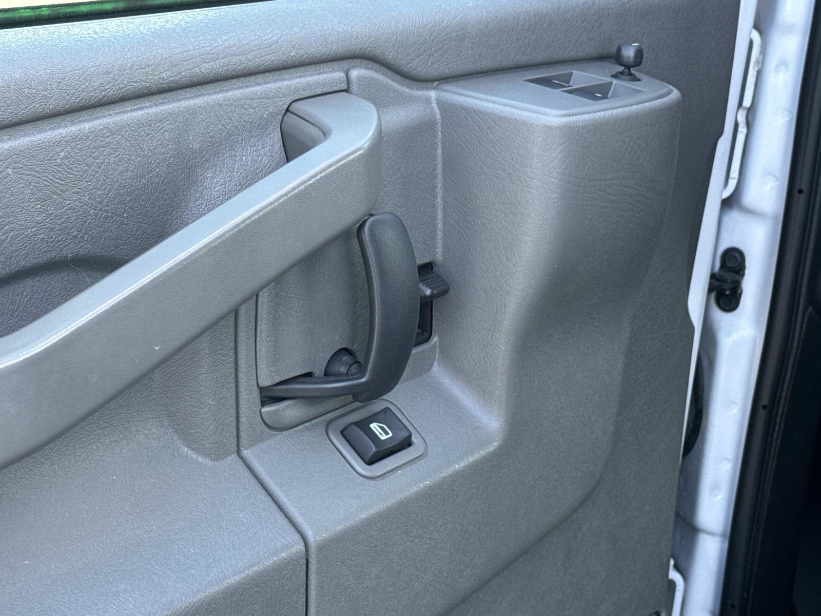 2023 GMC Savana Cargo 2500 Work Van