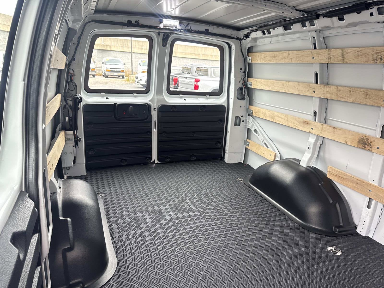 2024 GMC Savana Cargo 2500 Work Van