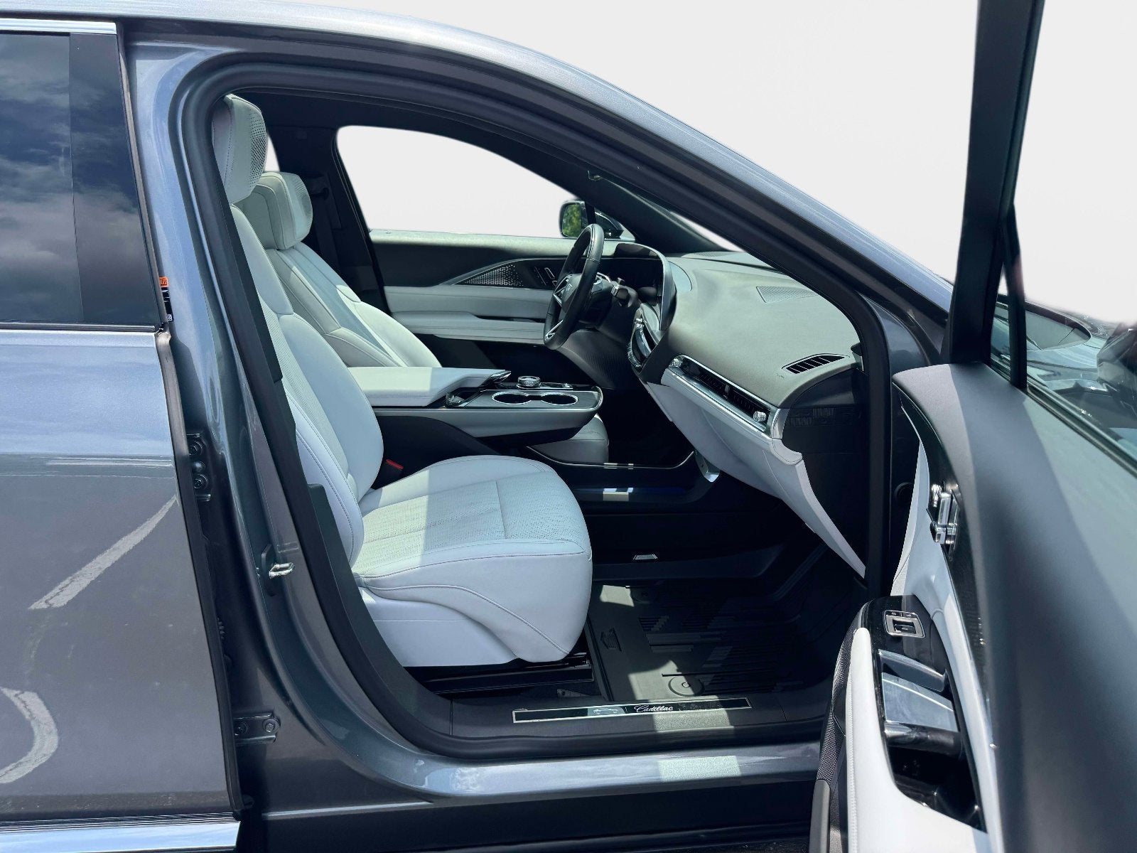 2023 Cadillac LYRIQ Luxury