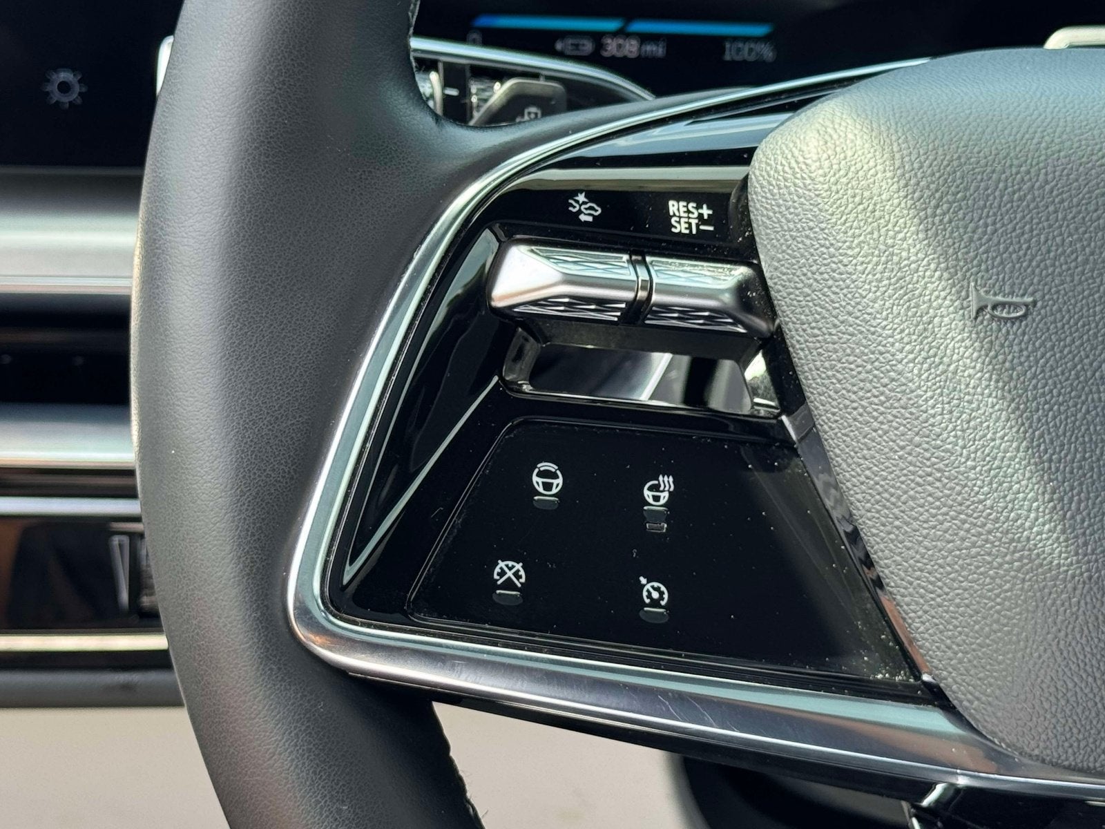 2023 Cadillac LYRIQ Luxury
