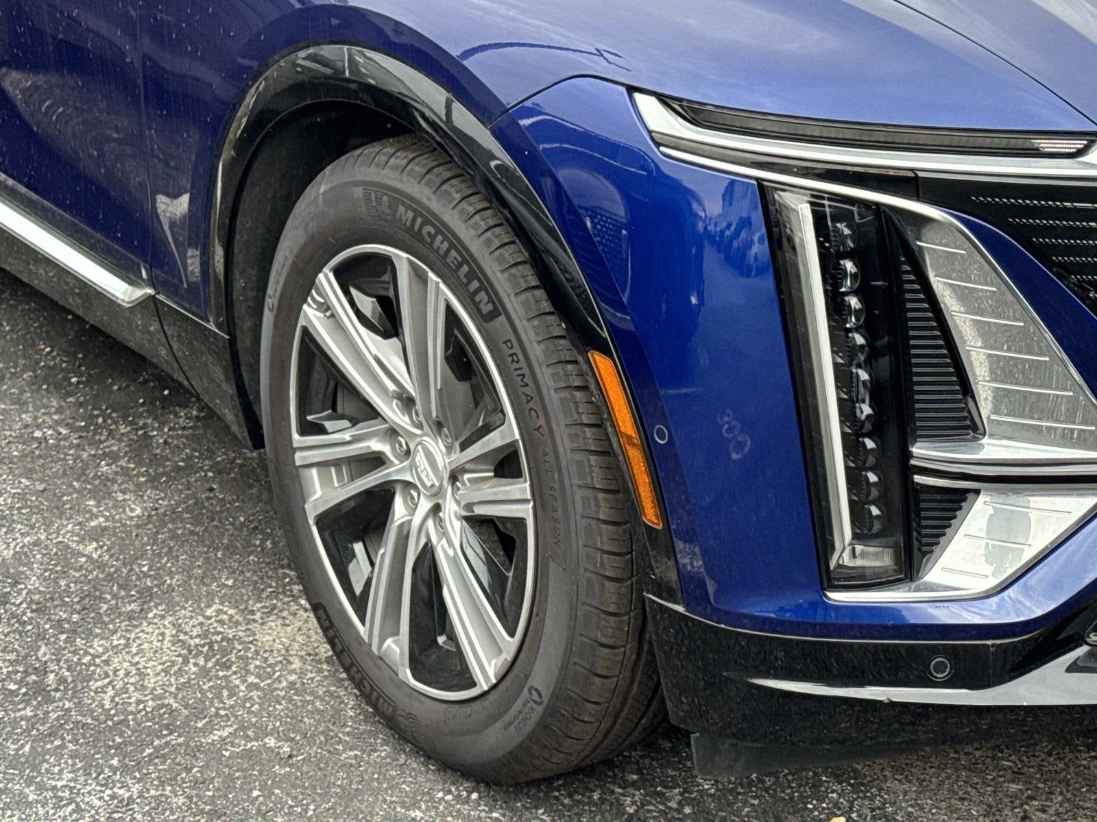 2024 Cadillac LYRIQ Luxury 1