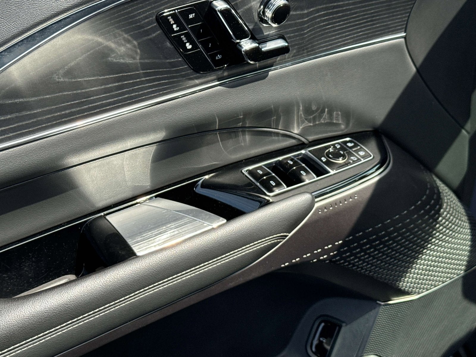 2024 Cadillac LYRIQ Luxury 1