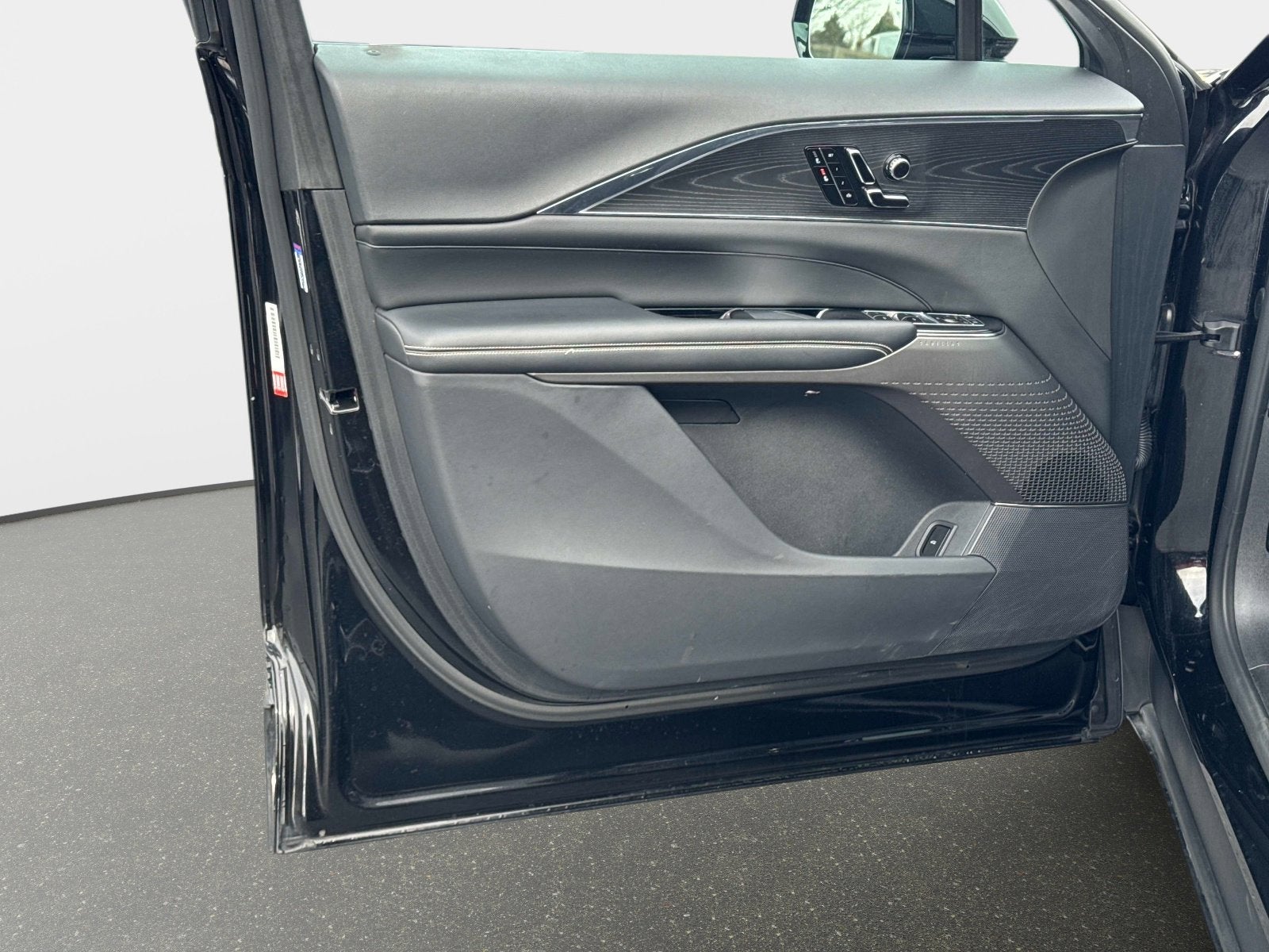 2024 Cadillac LYRIQ Luxury 1