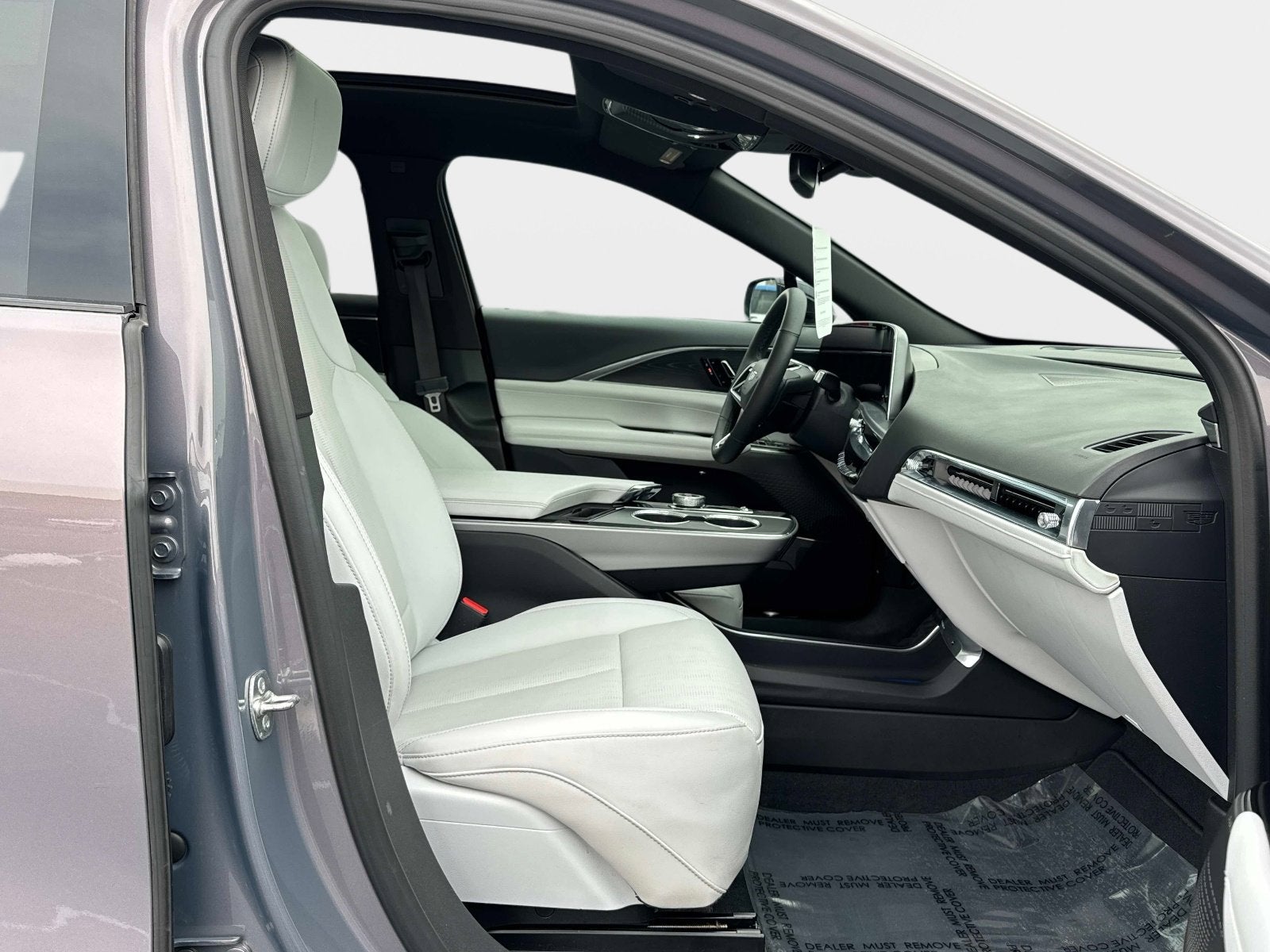 2024 Cadillac LYRIQ Luxury 1