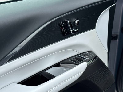 2024 Cadillac LYRIQ Luxury 1