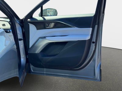 2024 Cadillac LYRIQ Luxury 2