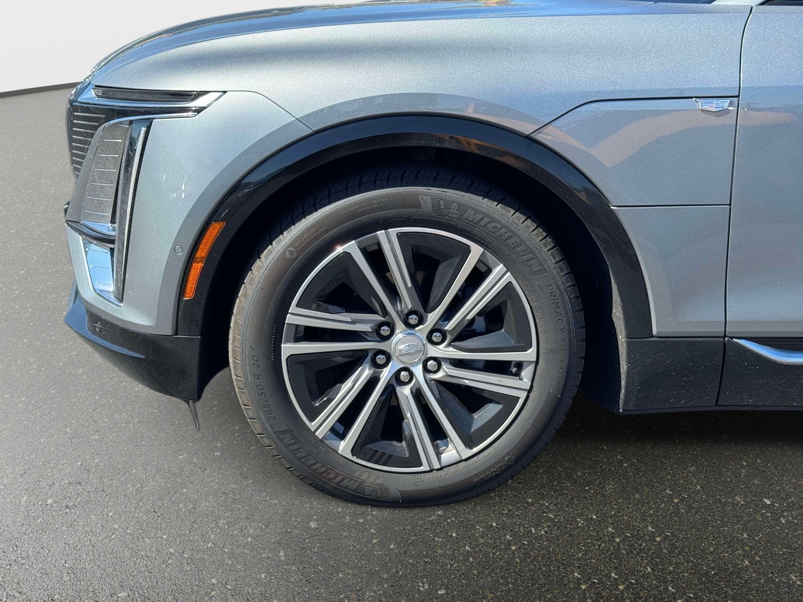 2024 Cadillac LYRIQ Luxury 2