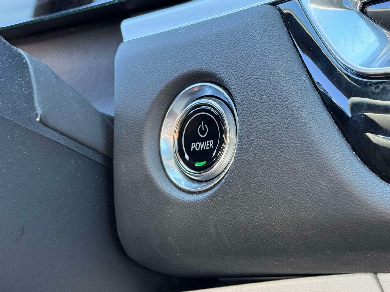 2024 Cadillac LYRIQ Luxury 2