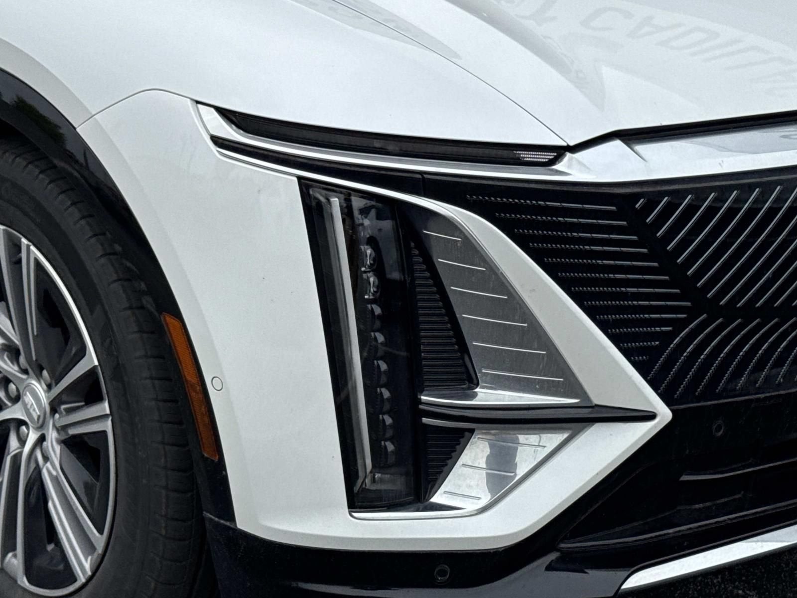 2024 Cadillac LYRIQ Luxury 2
