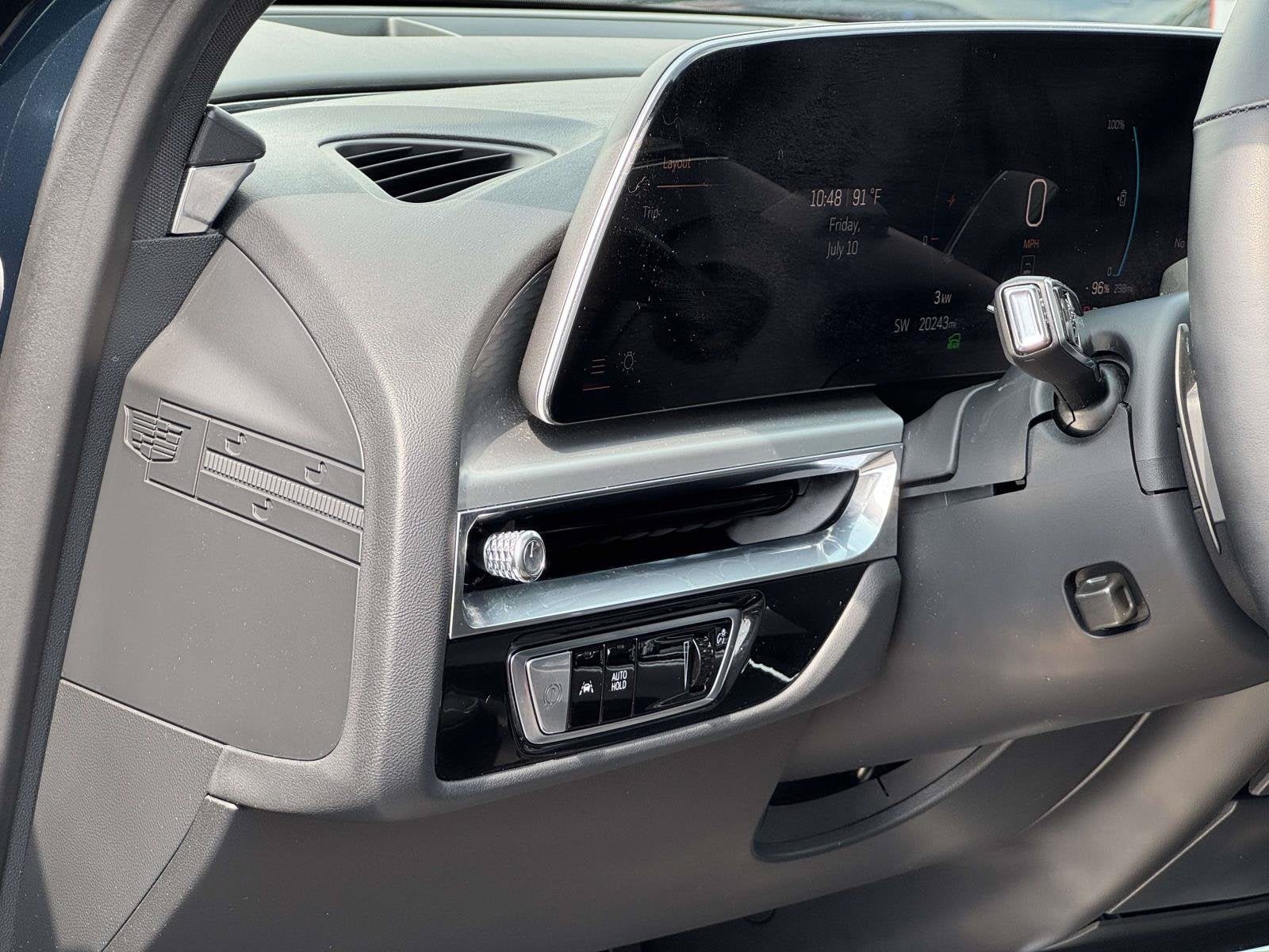 2024 Cadillac LYRIQ Luxury 2