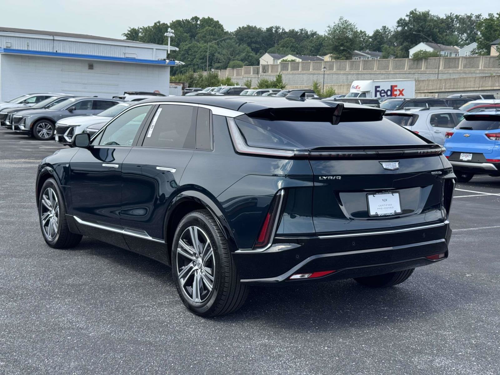 2024 Cadillac LYRIQ Luxury 2