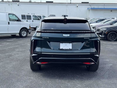 2024 Cadillac LYRIQ Luxury 2