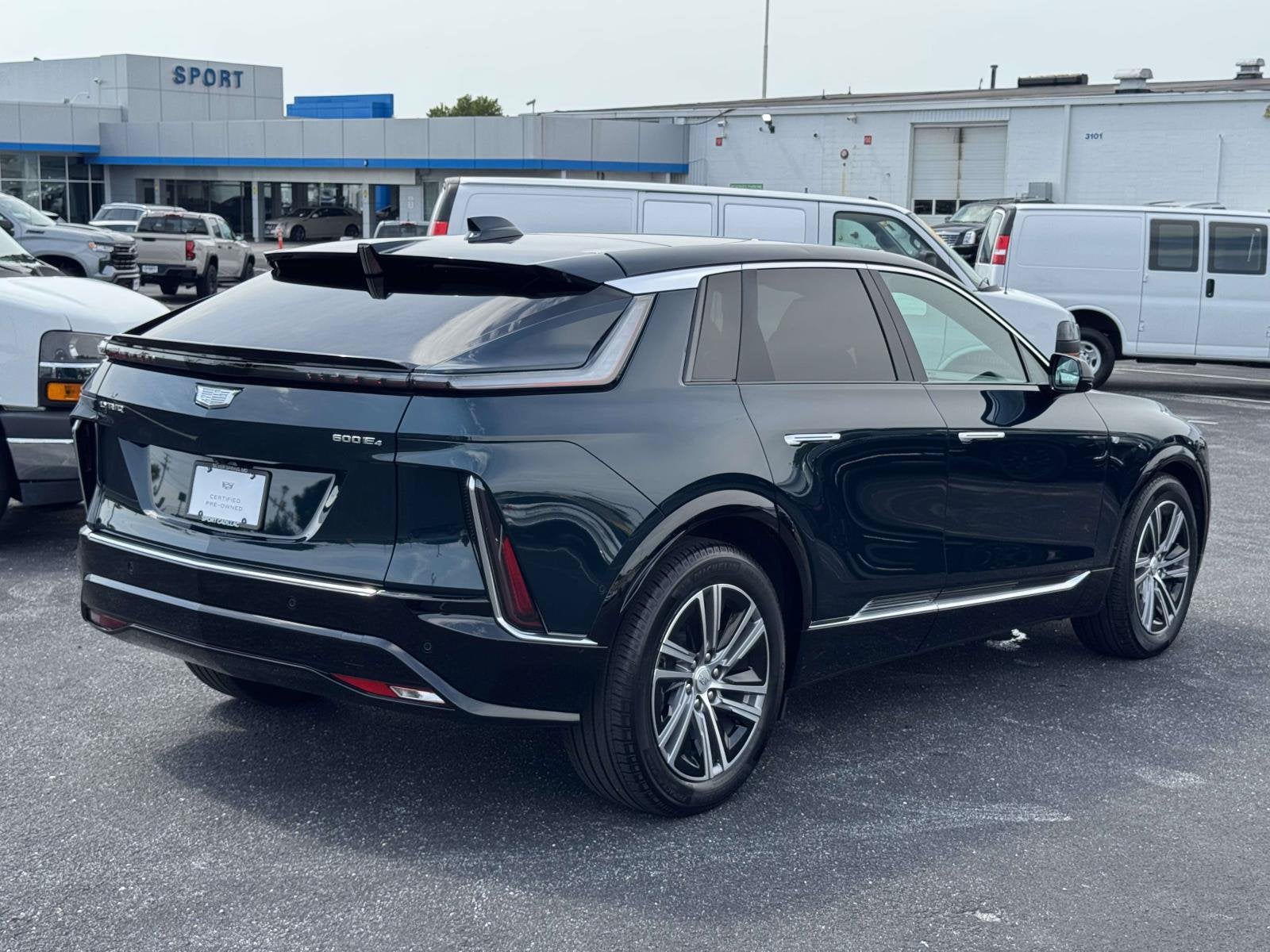 2024 Cadillac LYRIQ Luxury 2
