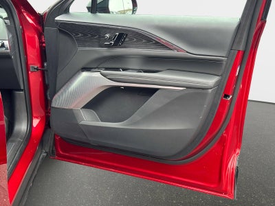 2024 Cadillac LYRIQ Luxury 3