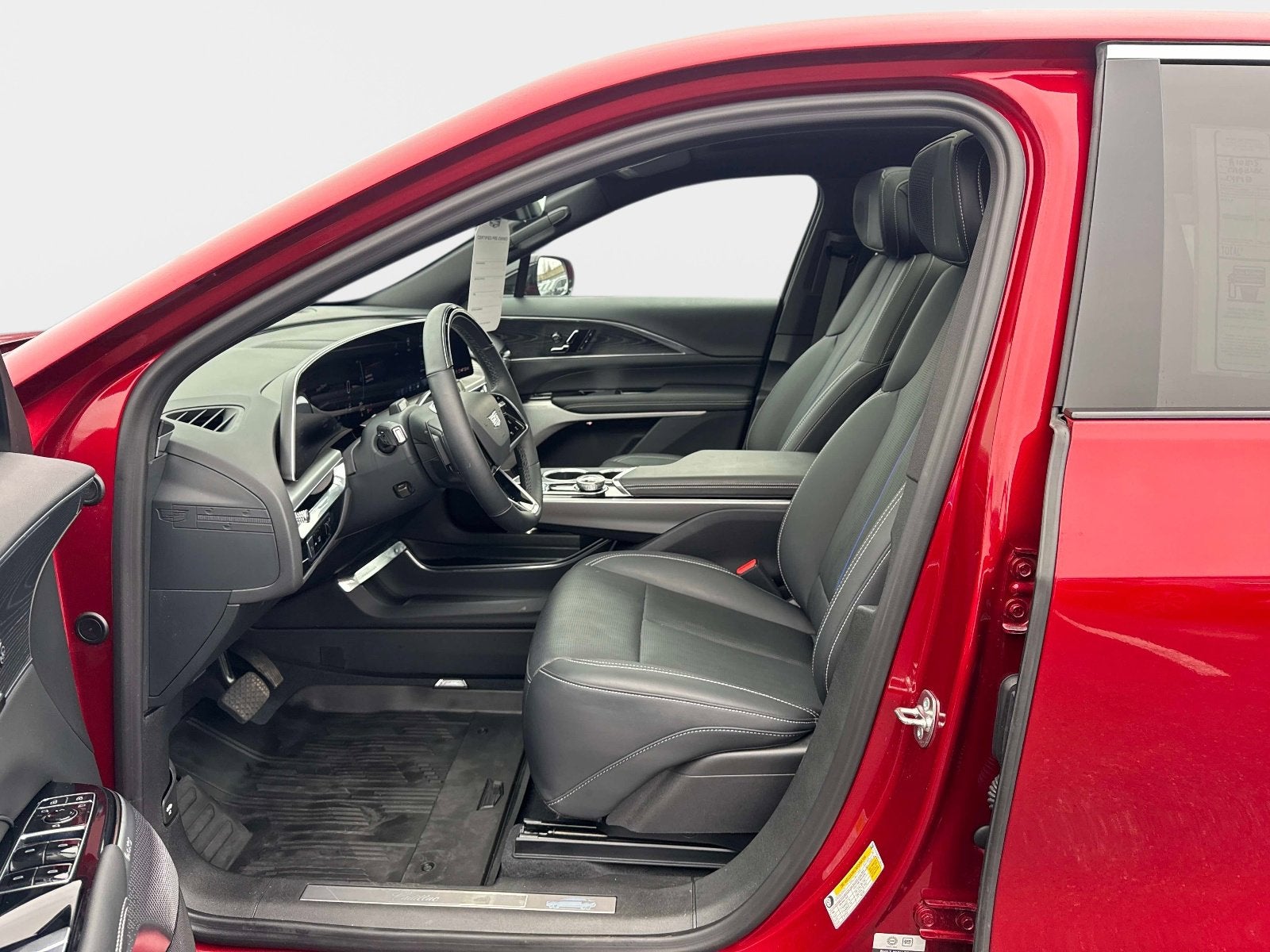 2024 Cadillac LYRIQ Luxury 3