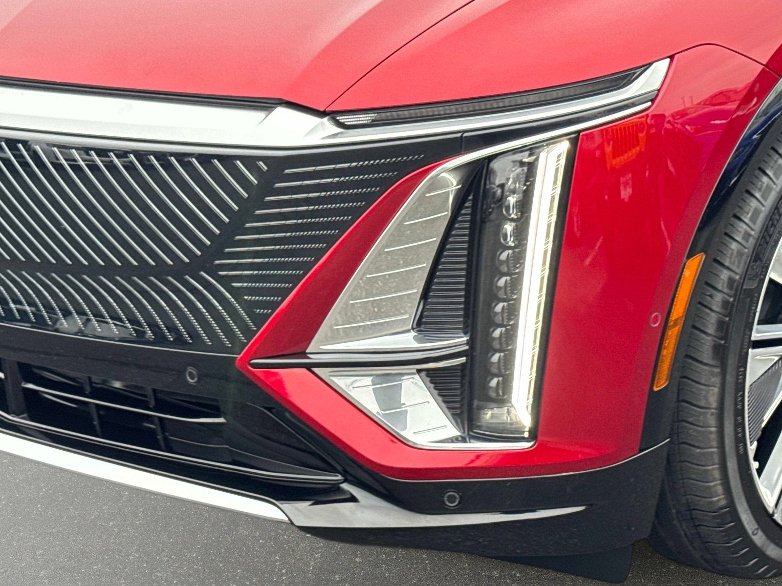 2024 Cadillac LYRIQ Luxury 3