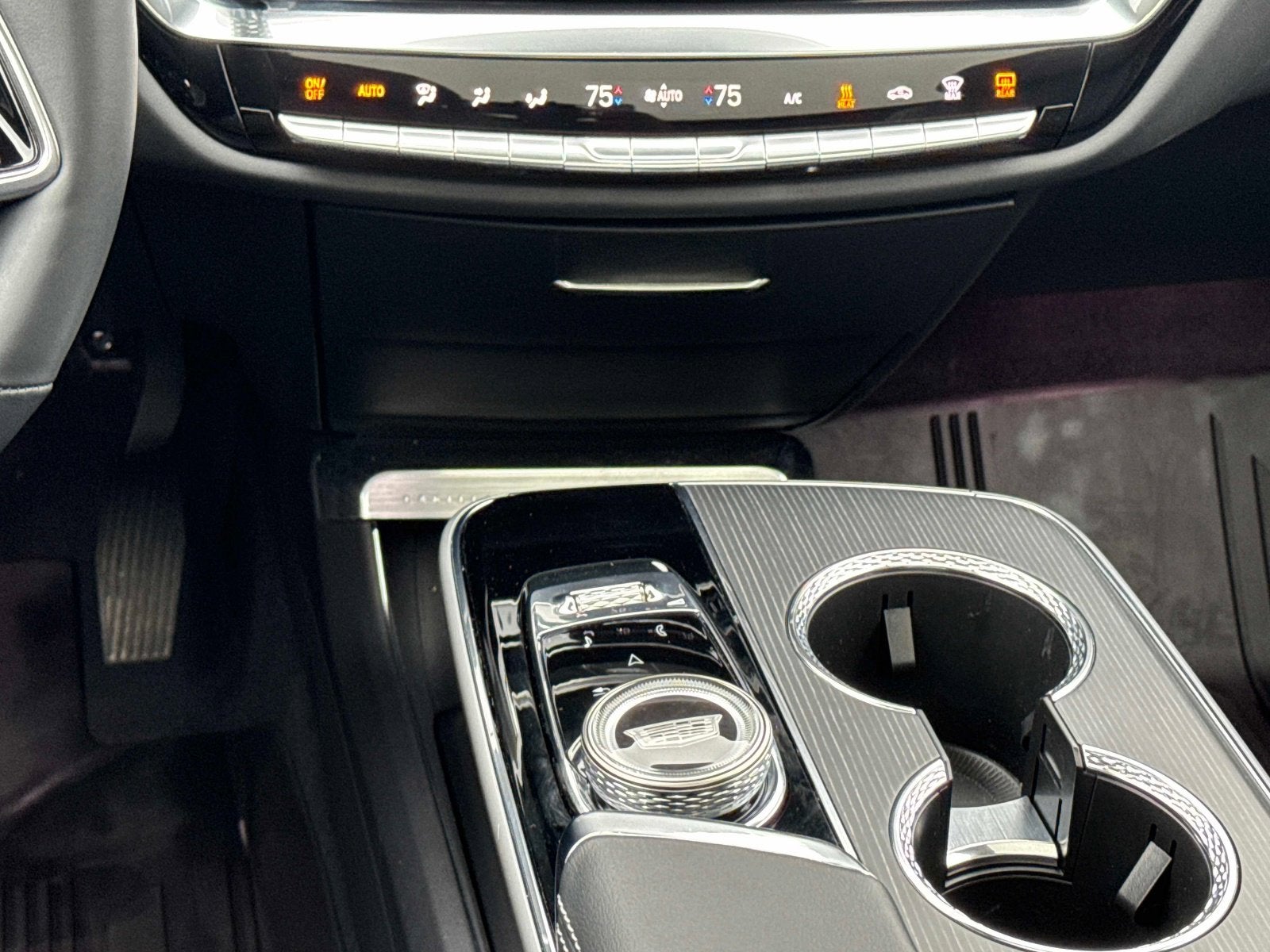 2024 Cadillac LYRIQ Luxury 3