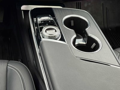 2024 Cadillac LYRIQ Luxury 3