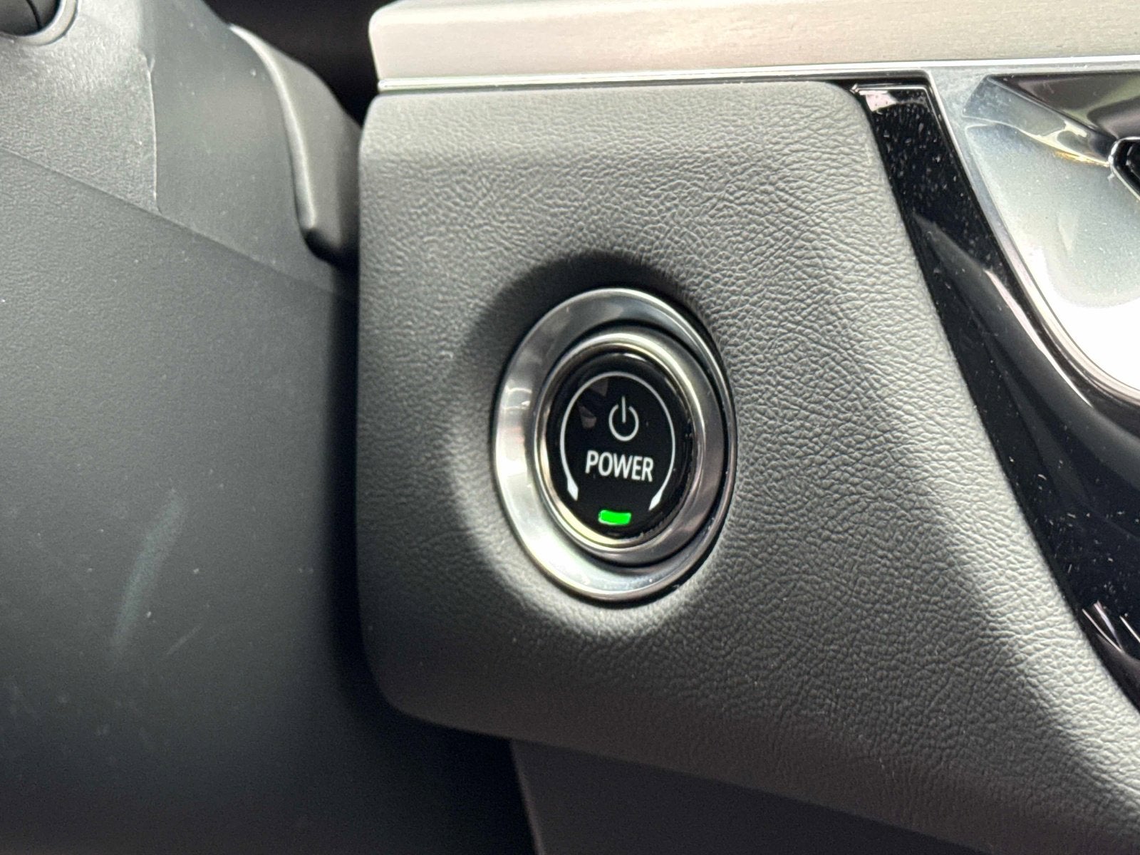 2024 Cadillac LYRIQ Luxury 3