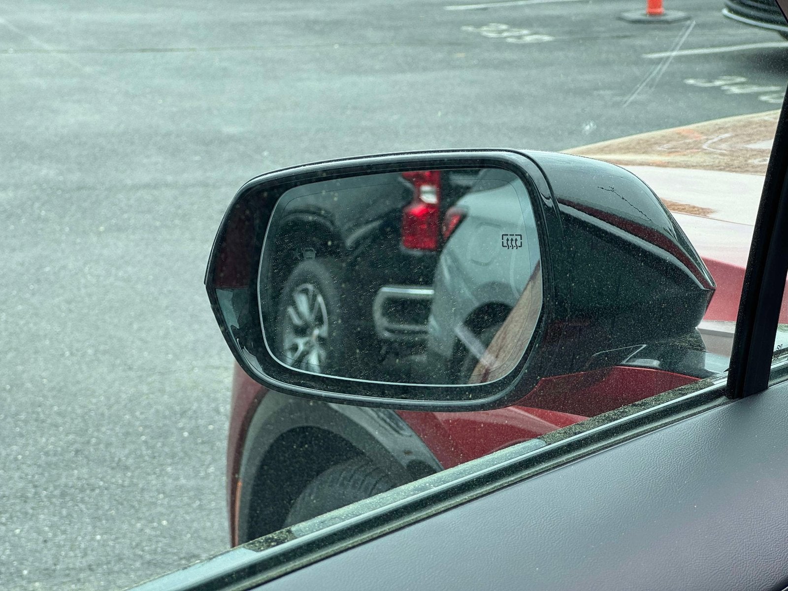 2024 Cadillac LYRIQ Luxury 3