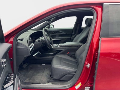 2024 Cadillac LYRIQ Luxury 3