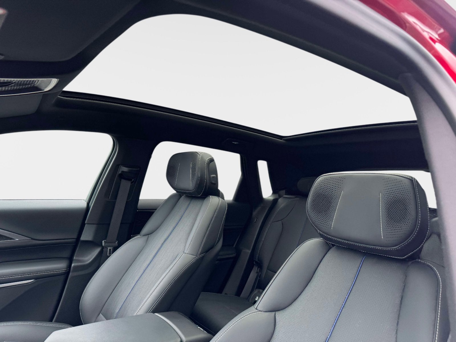 2024 Cadillac LYRIQ Luxury 3