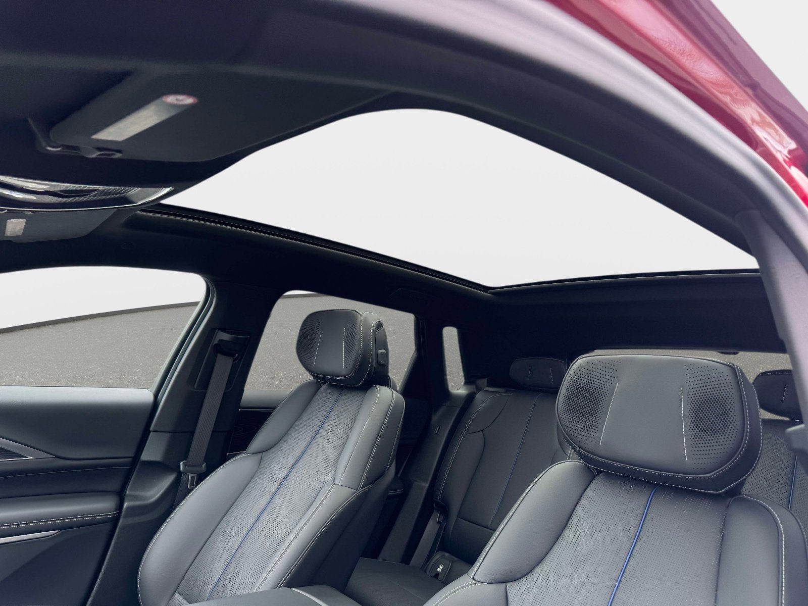 2024 Cadillac LYRIQ Luxury 3