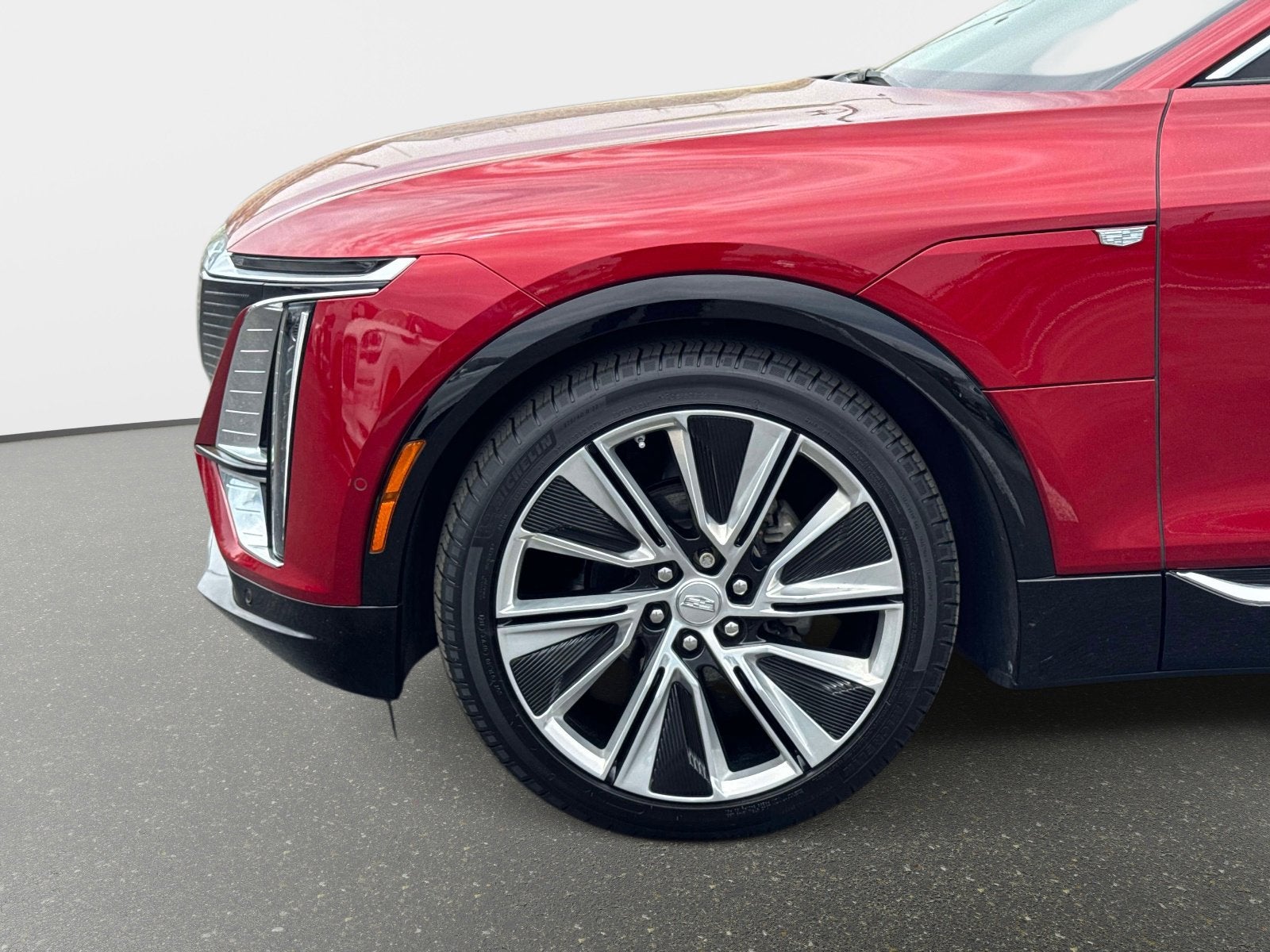 2024 Cadillac LYRIQ Luxury 3