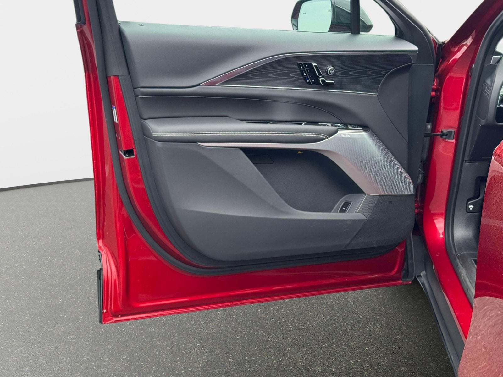 2025 Cadillac LYRIQ Luxury 3