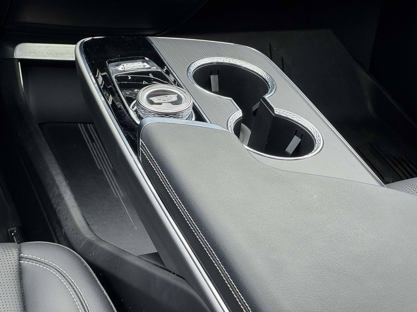 2025 Cadillac LYRIQ Luxury 3