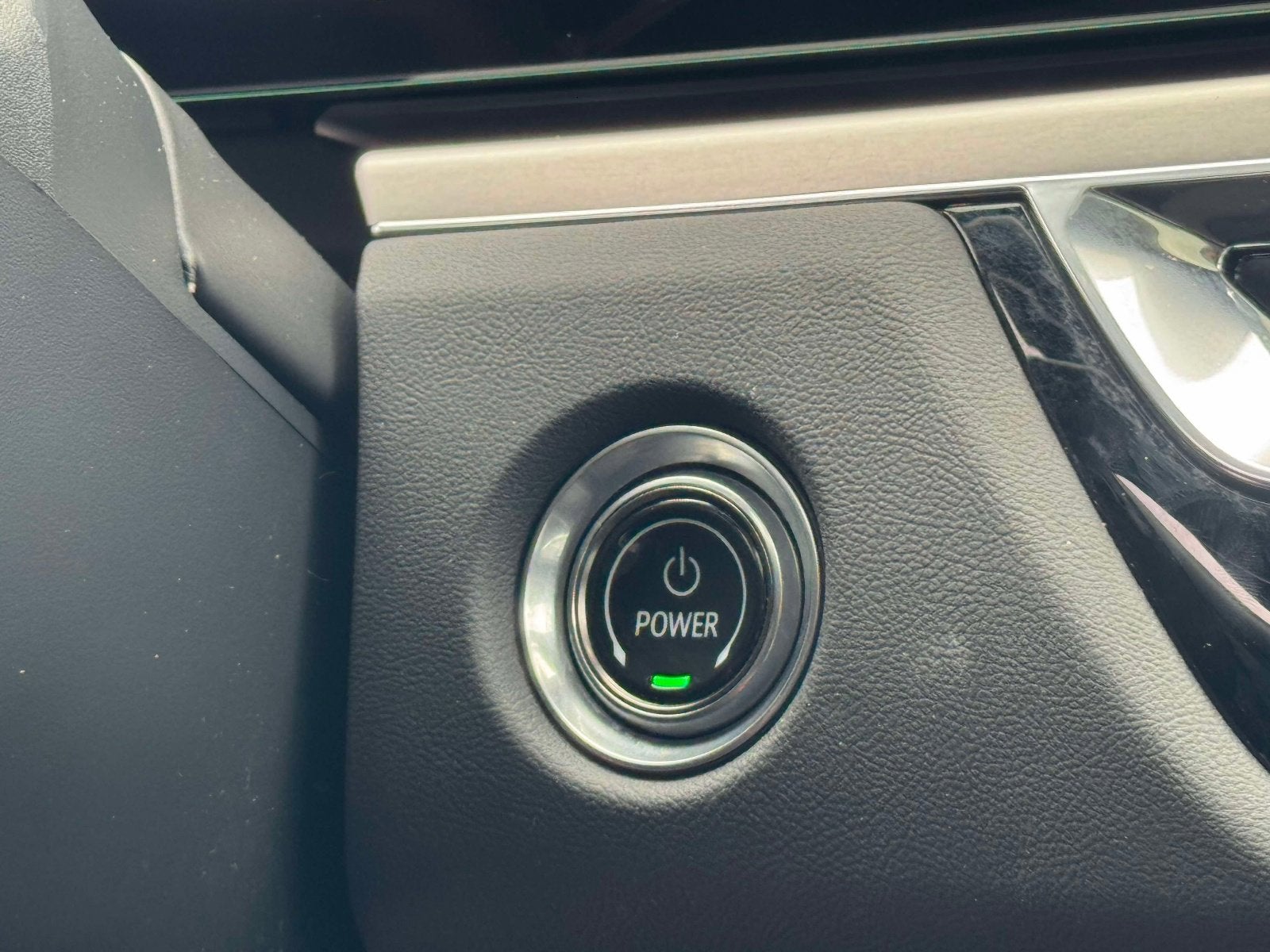 2025 Cadillac LYRIQ Luxury 3