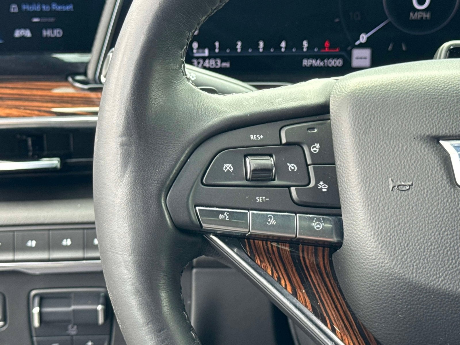 2024 Cadillac Escalade ESV Premium Luxury