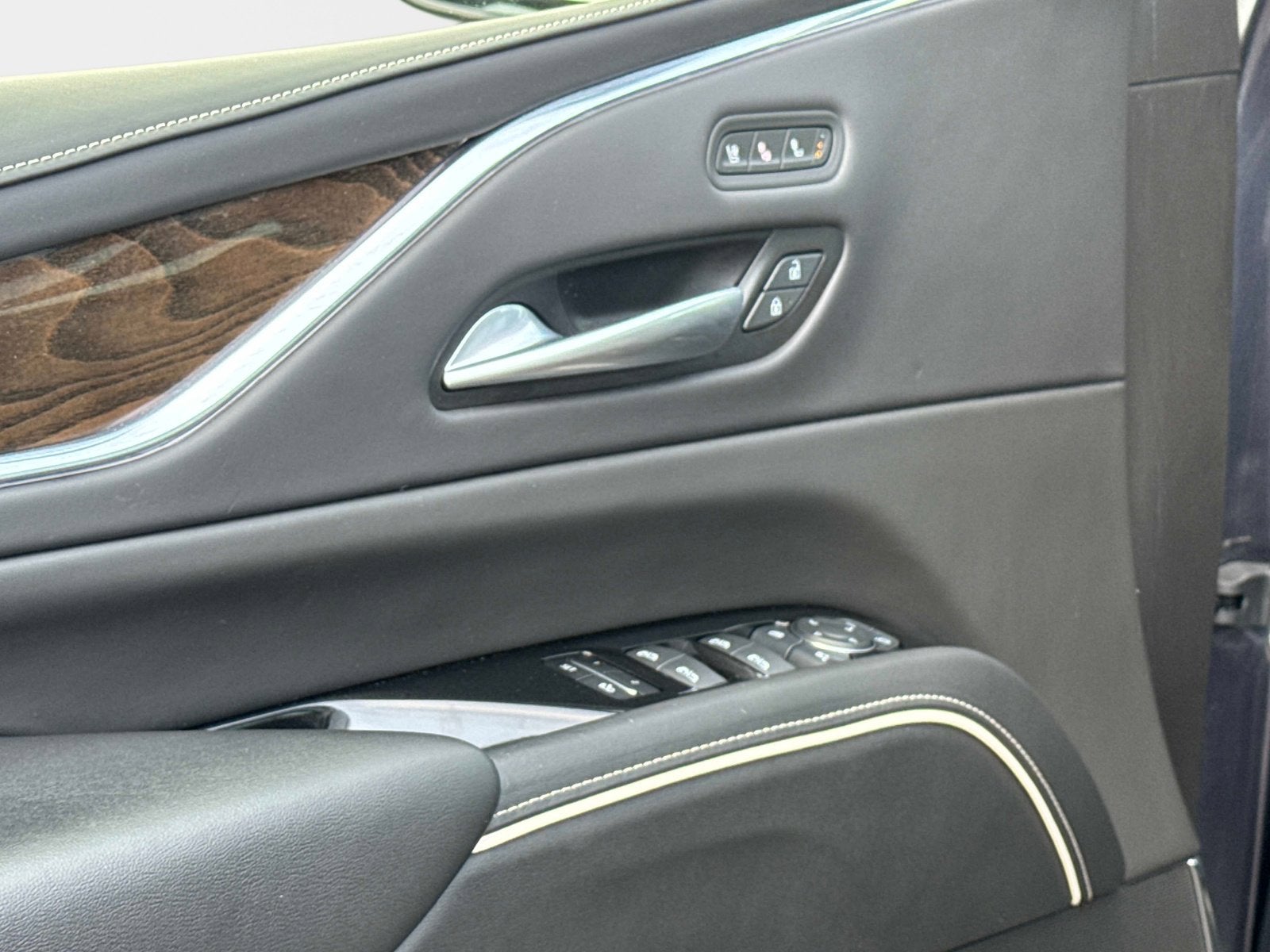 2024 Cadillac Escalade ESV Sport Platinum