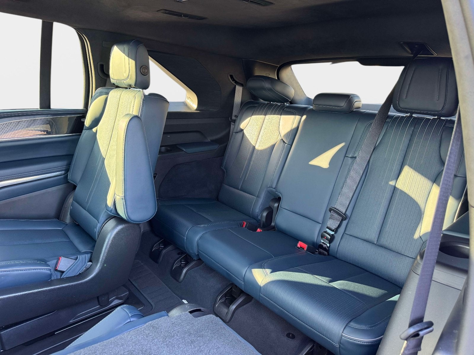 2025 Cadillac ESCALADE IQ Luxury 2