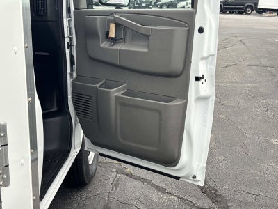 2025 Chevrolet Express Cutaway 3500 1WT