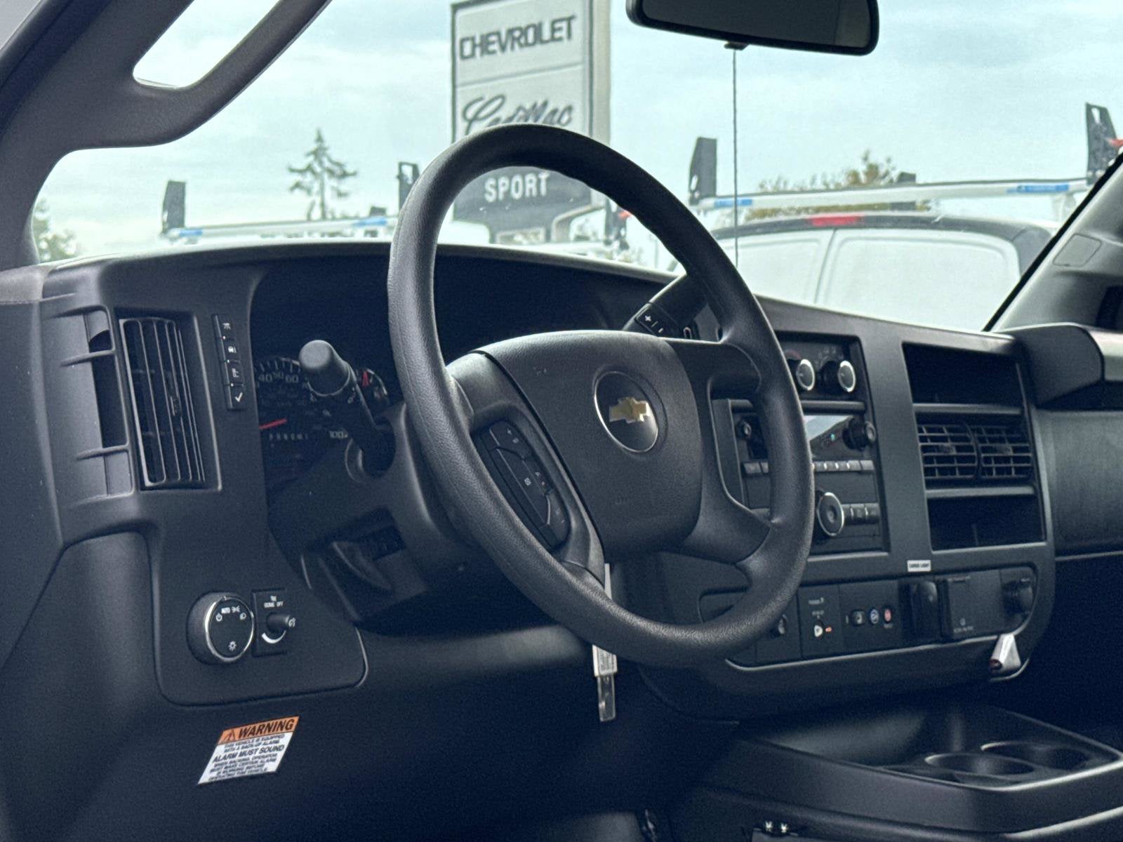 2025 Chevrolet Express Cutaway 3500 1WT