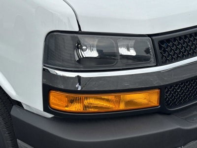 2025 Chevrolet Express Cutaway 3500 1WT