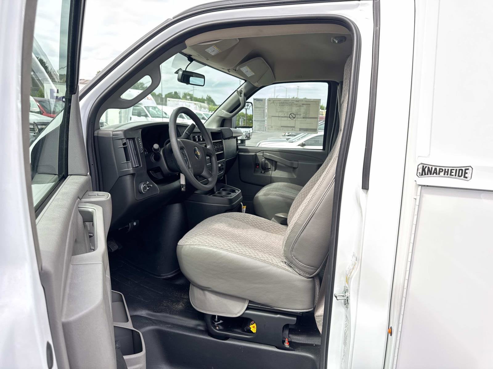 2026 Chevrolet Express Cutaway 3500 1WT