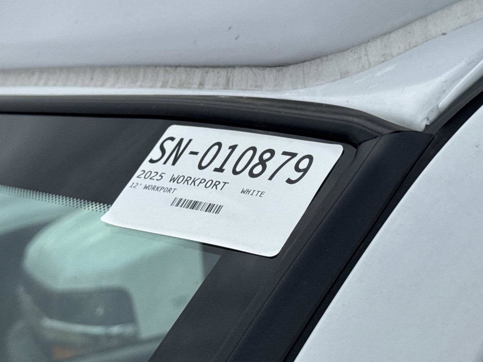 2025 Chevrolet Express Cutaway 3500 1WT