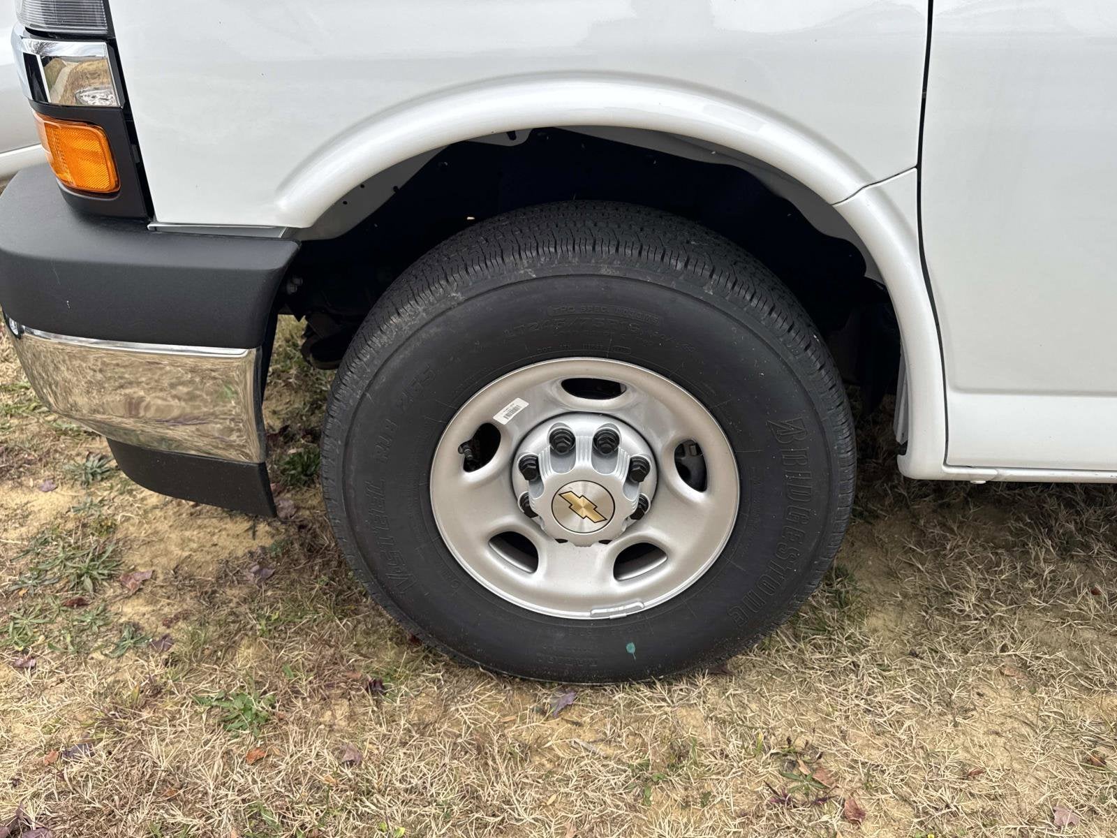 2025 Chevrolet Express Cutaway 3500 1WT