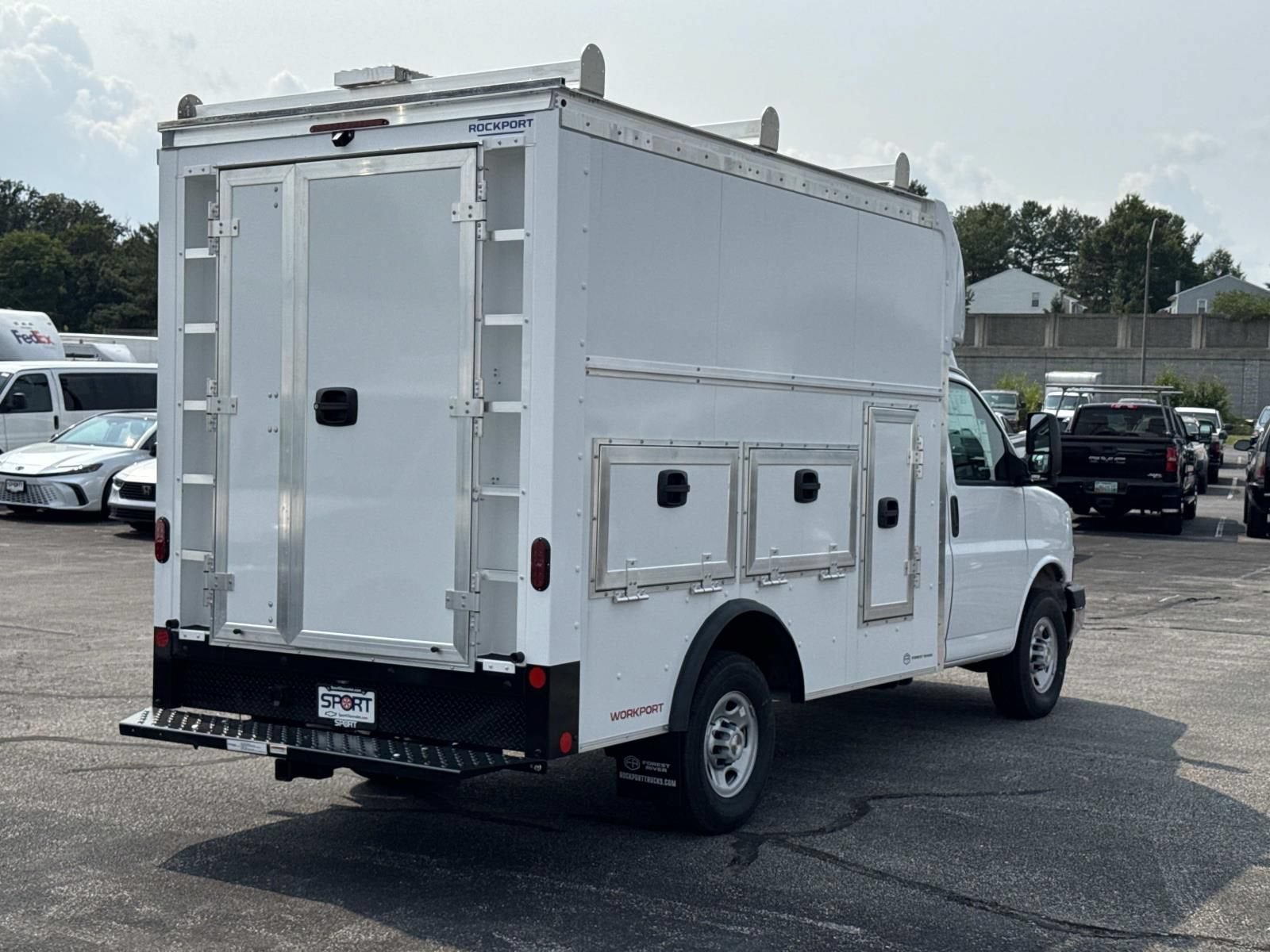 2026 Chevrolet Express Cutaway 3500 1WT