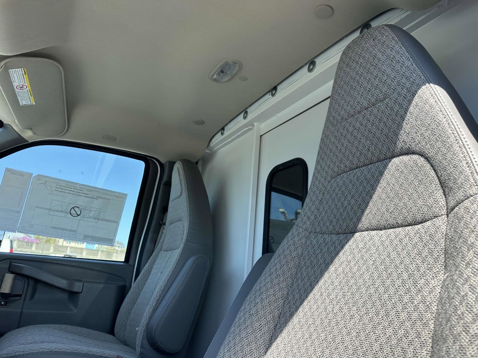 2024 Chevrolet Express Cutaway 3500 1WT