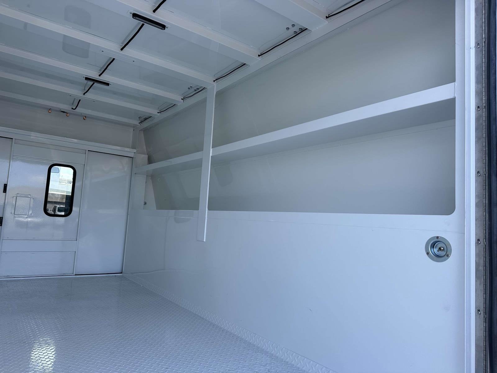 2024 Chevrolet Express Cutaway 3500 1WT