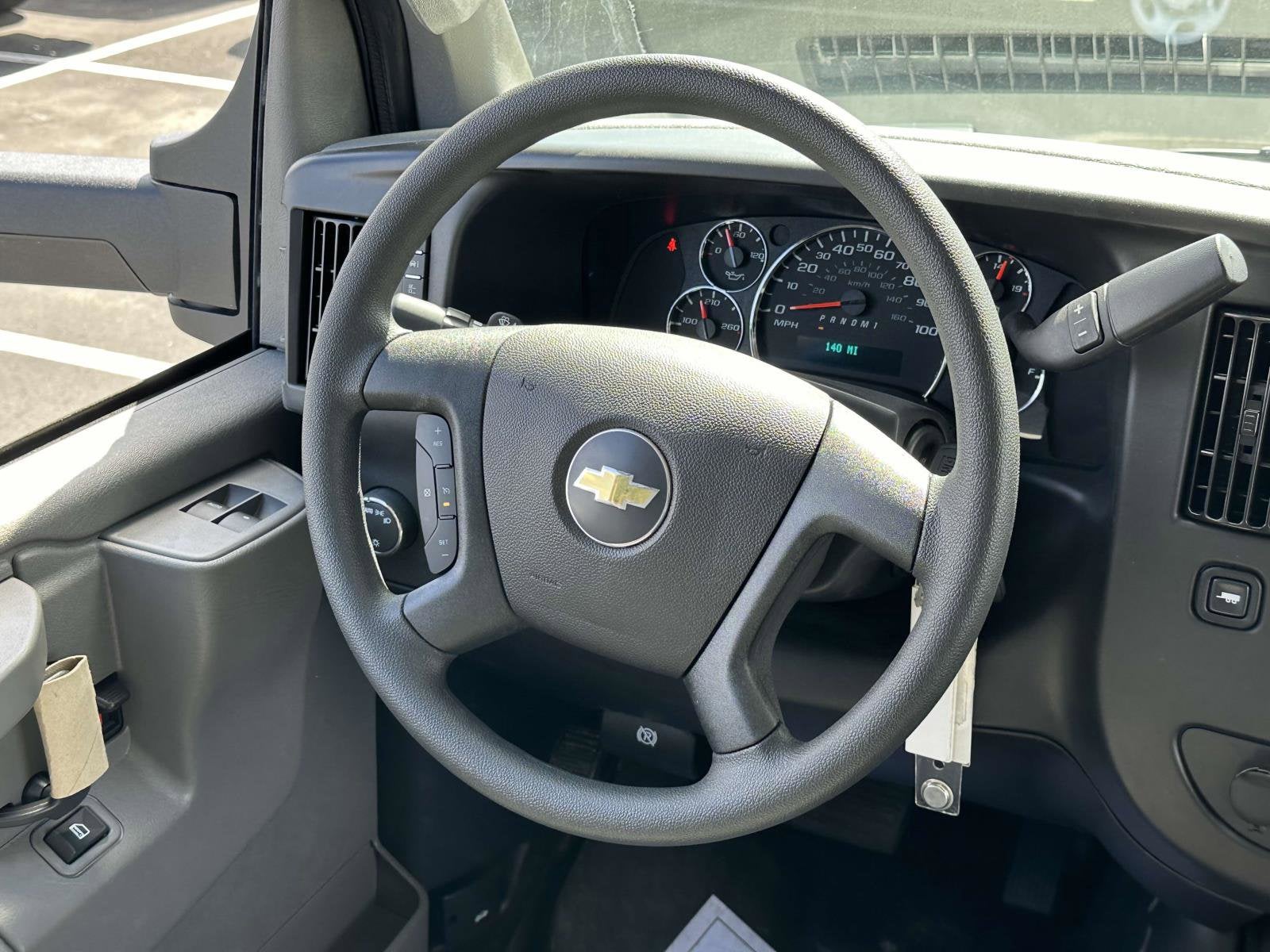 2024 Chevrolet Express Cutaway 3500 1WT