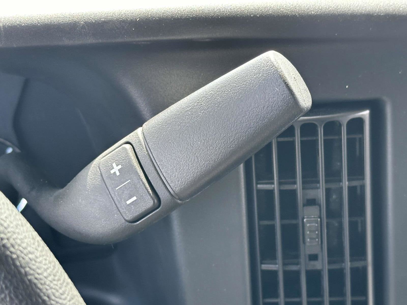 2024 Chevrolet Express Cutaway 3500 1WT