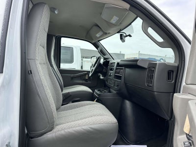 2024 Chevrolet Express Cutaway 3500 1WT