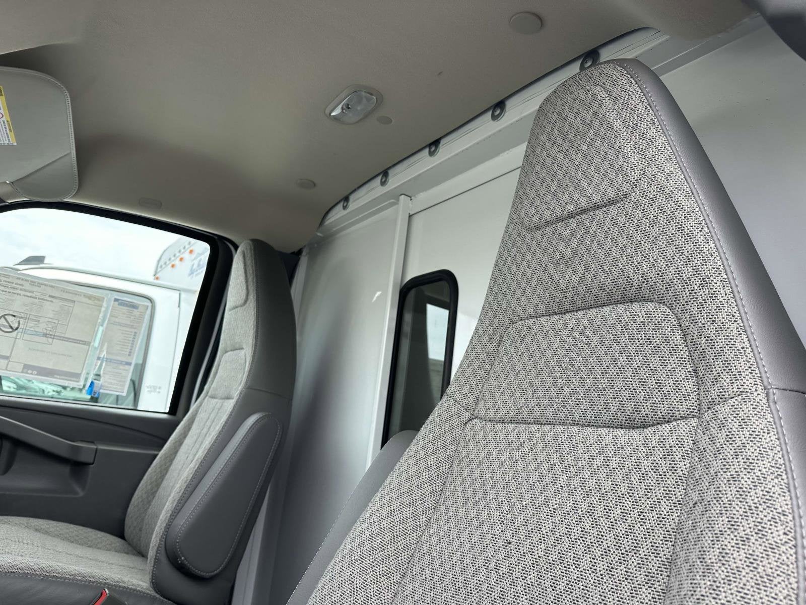 2024 Chevrolet Express Cutaway 3500 1WT