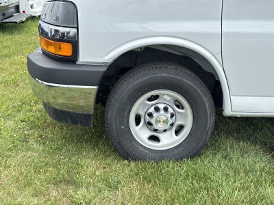 2026 Chevrolet Express Cutaway 3500 1WT